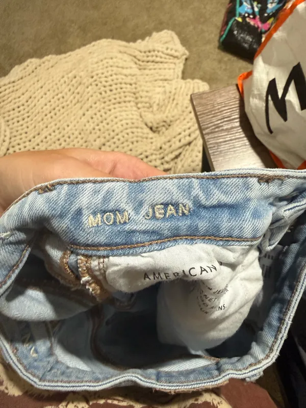 American Eagle Mom Jeans - Image 5