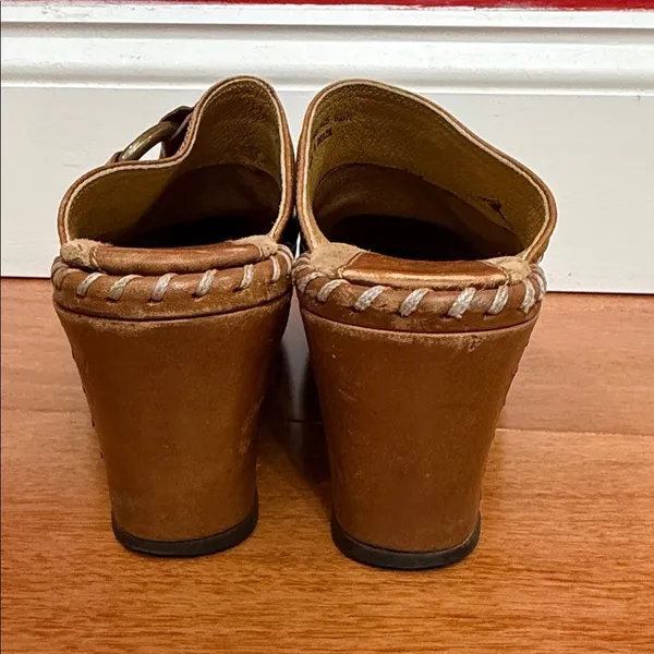 Frye Women’s Charlotte Ring Brown Distressed Heeled Clogs Mule Shoes Size‎ 5.5 - Image 4
