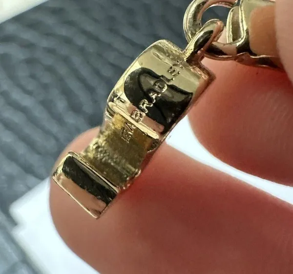 Vera Bradley Signed Costume Jewelry Charm - Letter / Initial S - Image 3