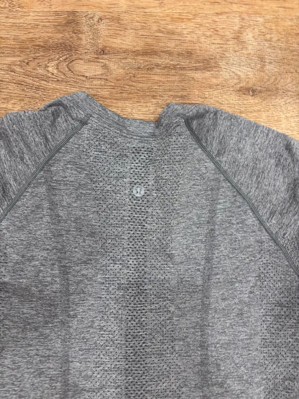 Lululemon Grey Short Sleeve Swiftly Tech - Image 3
