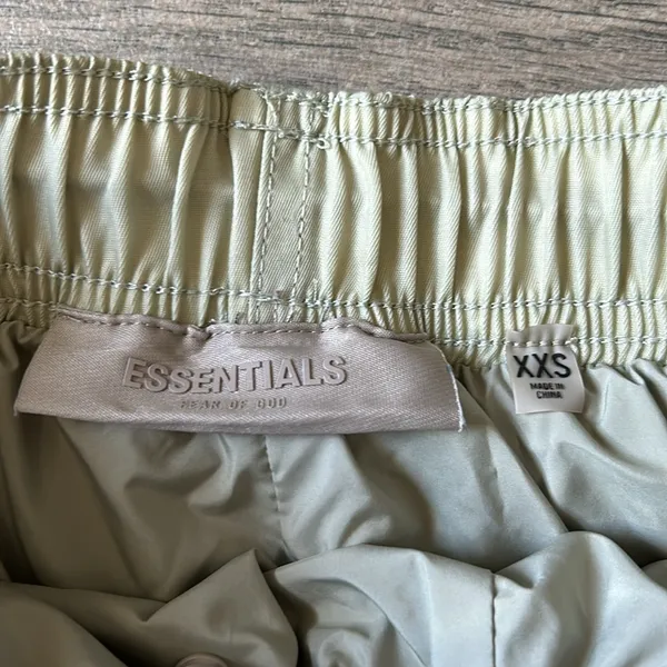 Essentials fear of god shorts Green Size XXS - Image 4