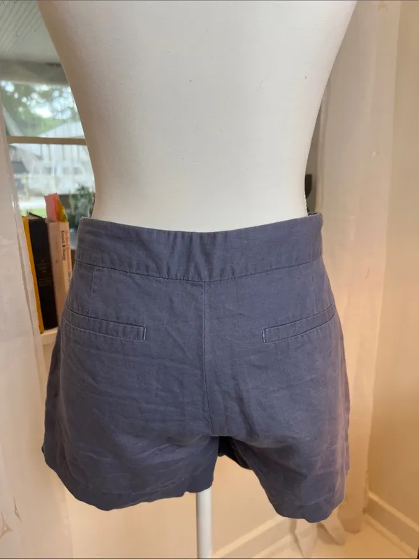 Banana Republic Navy Blue Women's Casual linen blend shorts size 8. - Image 6