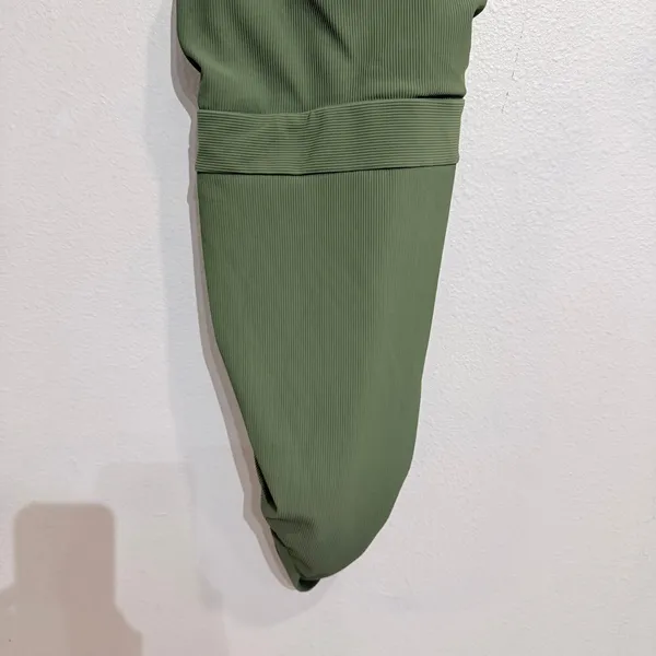 Cupshe Olive Green Ribbed One Piece Swimsuit Sz M NWT - Image 4