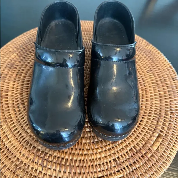 Dansko Shiny Black professional‎ nursing Shoes slip resistant size 38 - Image 2