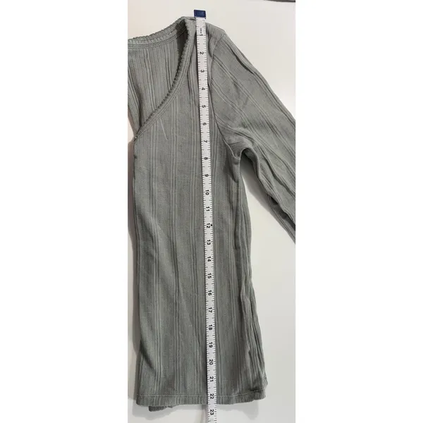 American Eagle Sage Green Ribbed V-Neck Henley Long Sleeve‎ Top Cutie Medium - Image 9