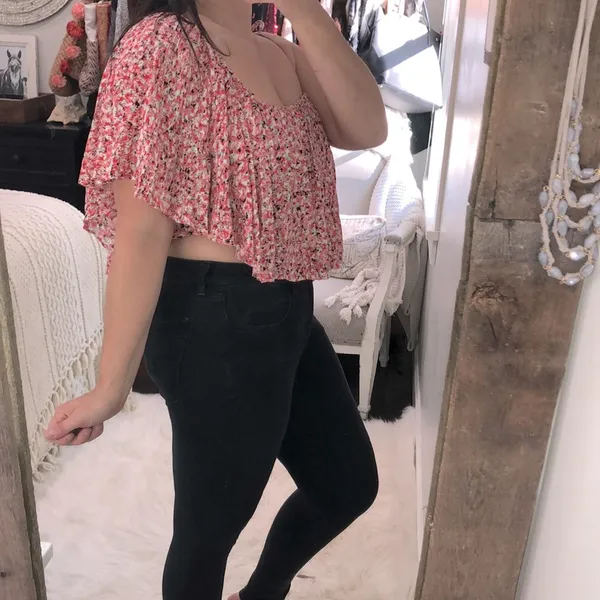 Chelsea Sky large floral crop top - Image 2