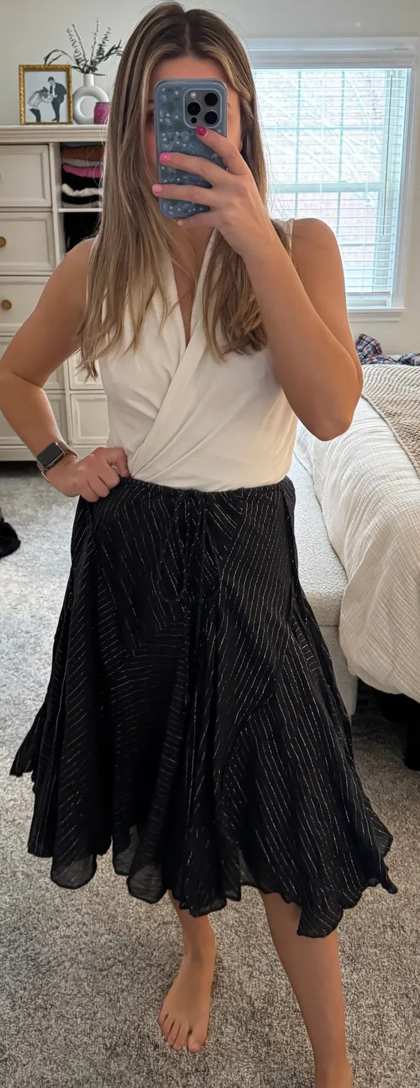 Boutique Black patterned skirt - Image 2
