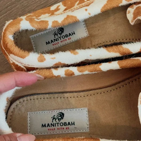 Manitobah RARE Cowhide Beaded Kayak Moccas Loafers US 11 - Image 4