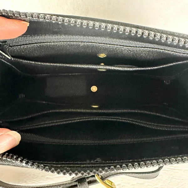 Dooney & Bourke Vintage Pebbled Leather Crossbody Bag Black P19 - Image 8