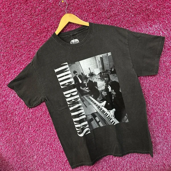 The Beatles Mineral wash Rock Tshirt size M/L - Image 3