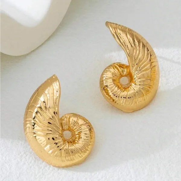 Gold Shell Earrings - Image 5