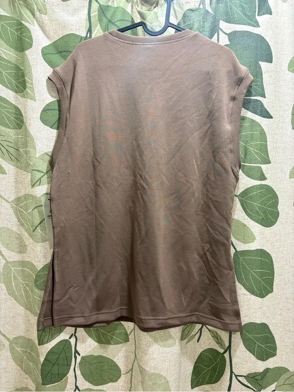 Mono B Sleeveless Crewneck Tank Top - Image 5