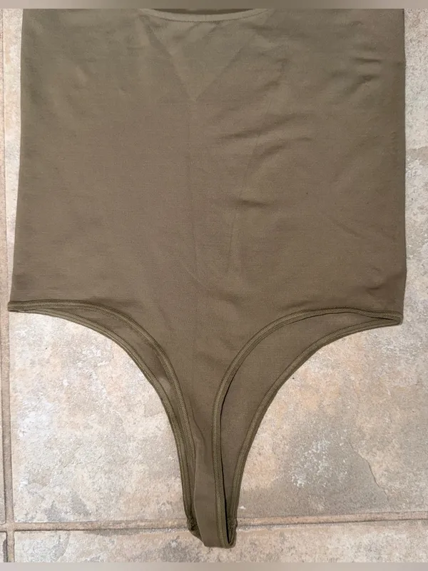 Skims Soft Smoothing Thong Bodysuit in Army Green Size XS - Image 8