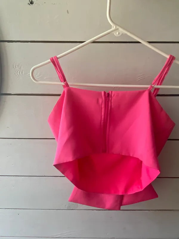 Boutique Hot Pink Bow Crop Top Size M - Image 2