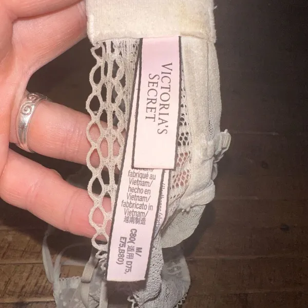 Victoria’s Secret M cream lace wireless sexy bralette - Image 3