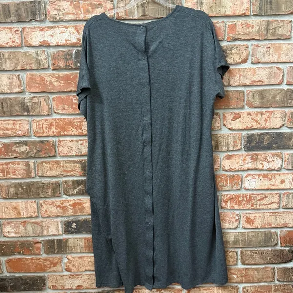 Frida Labor and Delivery Gown One Size Stretchy Soft Gray Snaps - Image 3