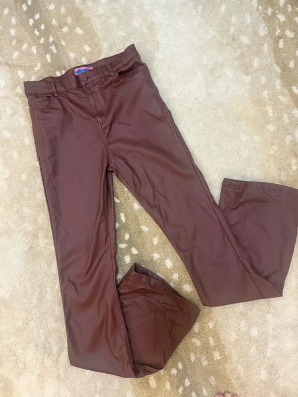 Edikted Brown Coated High Rise Flare Pants Size L Faux Leather Look Y2K - Image 4