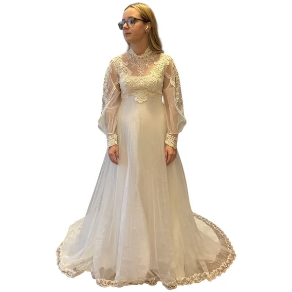 Vintage 1960s Lace Illusion High Neck Bridal Wedding Gown w/ Train XS - Image 6
