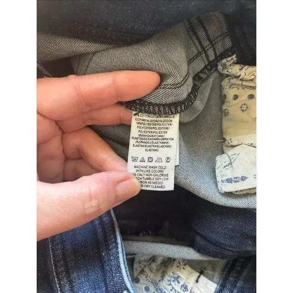 We The Free Kick Flare Jeans Size 27 Short Medium Wash Blue Denim - Image 3