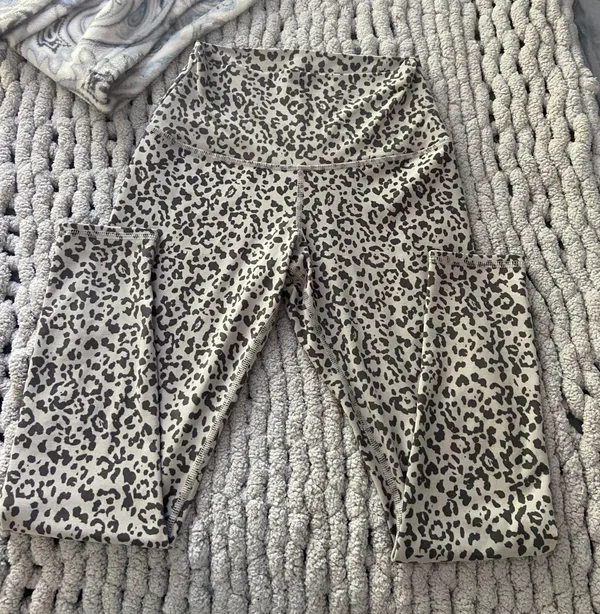 Butter Leggings - Image 2