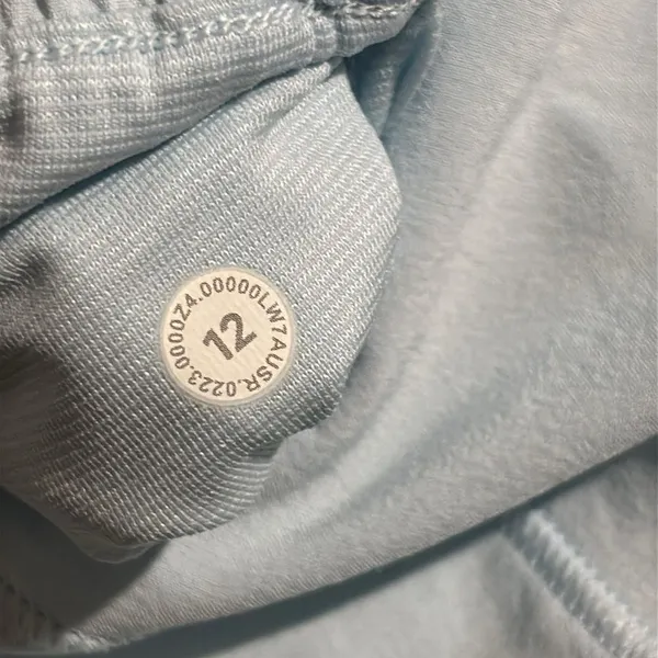 Lululemon Hotty Hot Low Rise Lined Short 2.5" Powder Blue Swift Size 12 - Image 5