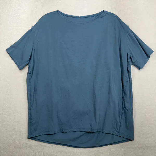 Lululemon Size 12 Back in Action Short Sleeve T-Shirt Utility Blue Relaxed Fit - Image 3