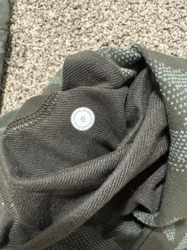 Lululemon Camo Joggers Ready to Rulu - Image 4