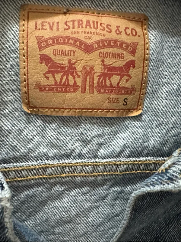 Levi's Women's Ex-Boyfriend Trucker Jean Jacket size Small - Image 14