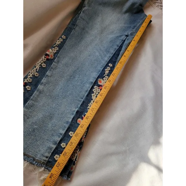 John Mark Jeans Sz 8Floral Embroidery Cropped Stretch Boho Retro Hippie Artsy - Image 7