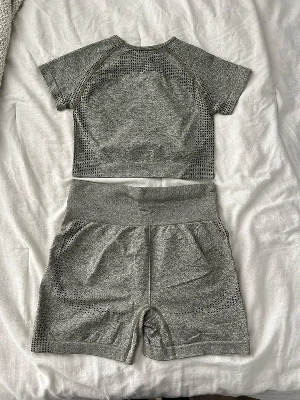 Amazon Workout Set - Image 2