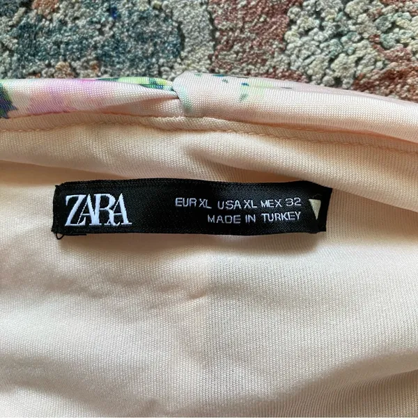 •Zara floral halter neck ruched top NWOT• Size XL - Image 4
