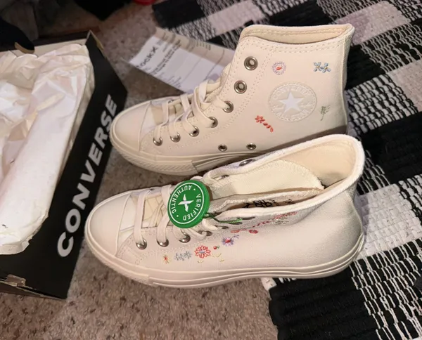 Converse High-Top Platform Flower Embroidery - Image 6