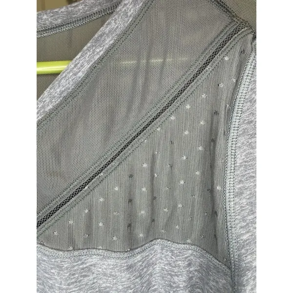 Lululemon Just Breathe Long Sleeve Top Women's Medium 10 Light Gray Athletic - Image 4