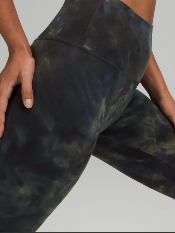 Lululemon Women's blue blue and green diamond dye align leggings - size 14 - Image 3