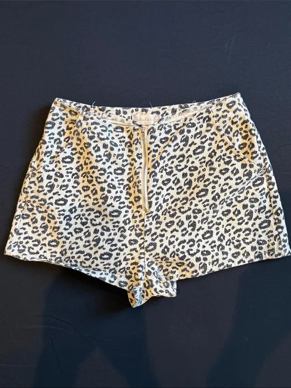 ALTAR'D STATE Leopard Print High-Waist Shorts Cream/Black Small Indie 70s Baddie - Image 3