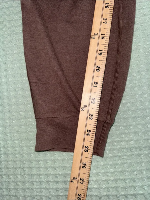 Vuori Performance Jogger Brown Tapered Sweatpants VW303 Mens Size S - Image 2