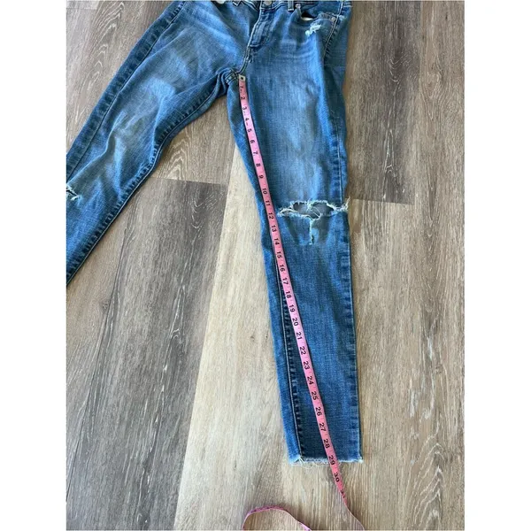 Levi’s Womens Curvy Skinny Jeans Size 29 Distressed Raw Hem Stretch Blue Denim - Image 13