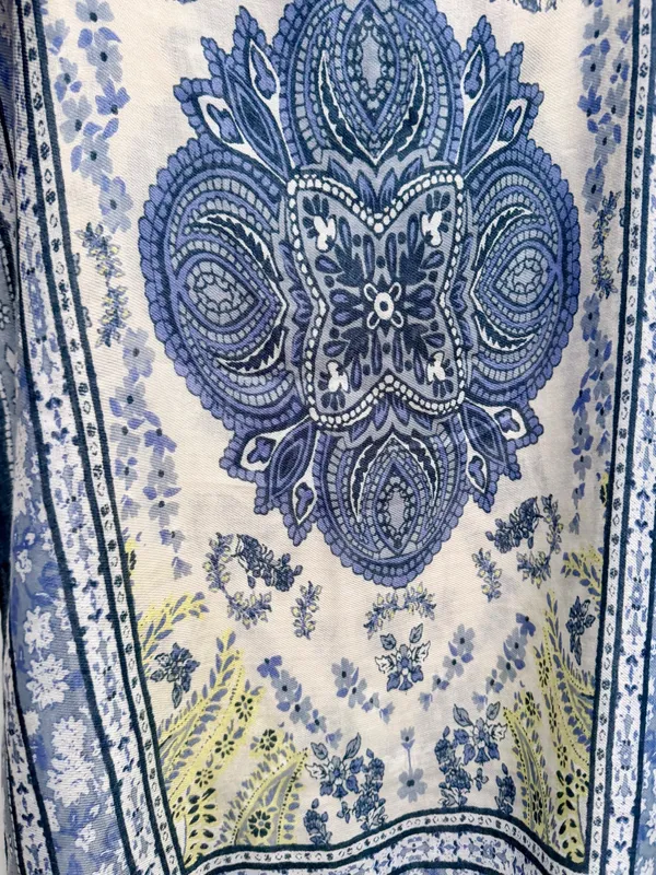 Cato Lightweight Summer Shawl/Scarf - Image 2