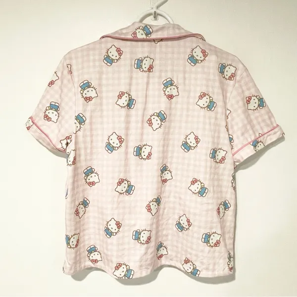 Hello Kitty Size Medium Pajama Set Pink Shorts Button Front Top‎ Ladies - Image 4