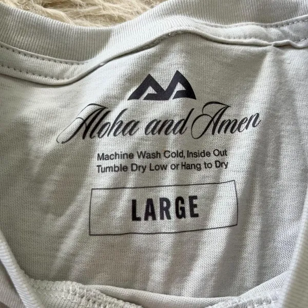 NWOT Aloha and Amen Heaven Made Lightweight Tee / Graphic T-shirt Size L - Image 3