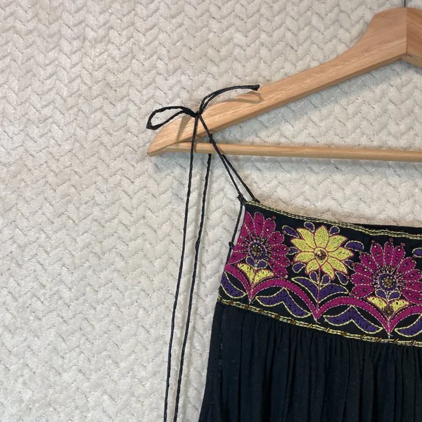 Free People Boho Black Embroidered Flowy Faux‎ Leather Straps Tunic Size Medium - Image 7