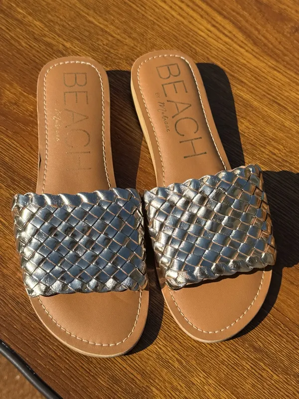 Matisse Beach Pipeline Sandals Gold Metallic Woven Leather Slides Size 8 - Image 3