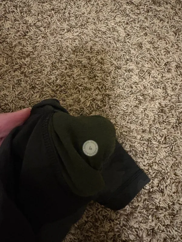 LuLuLemon Align High Rise Crop 21" Leggings Size 4 Heritage 365 Camo Dark Olive - Image 4