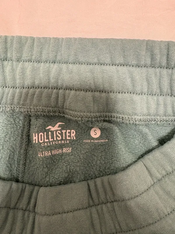 Hollister Fleece Shorts - Image 3