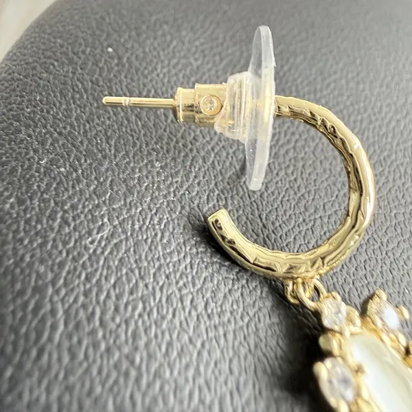 Kendra Scott - Emma Crystal Framed Huggie Earrings - White/Gold - Image 4