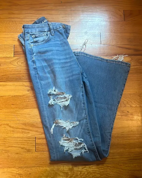 American Eagle Jeans - Image 2