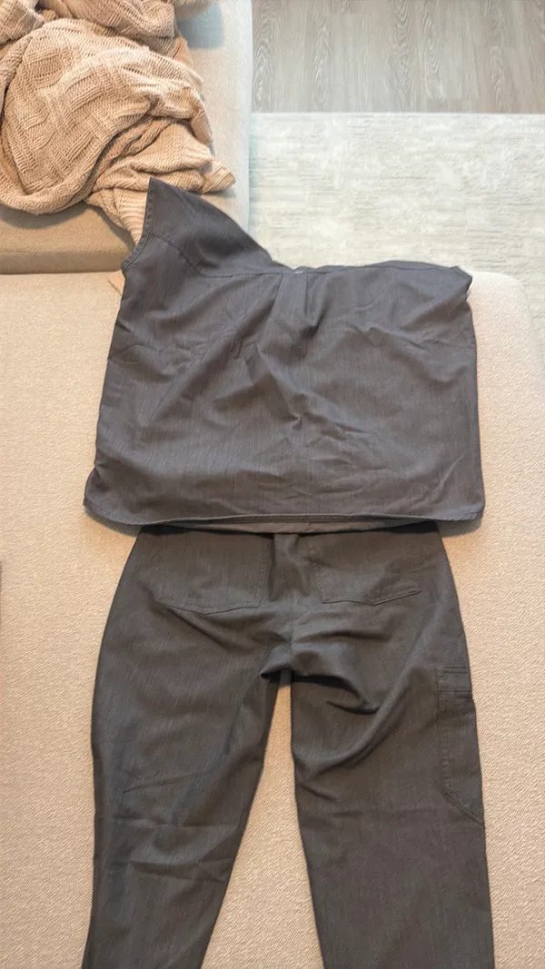 Figs Scrub Set - Image 6