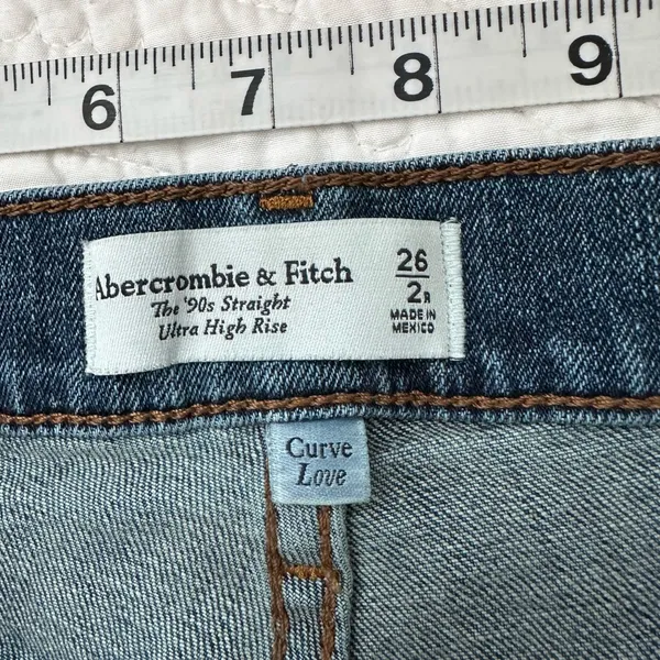 Abercrombie & Fitch Curve Love Ultra High Rise 90s Straight Jean size 26 - Image 4