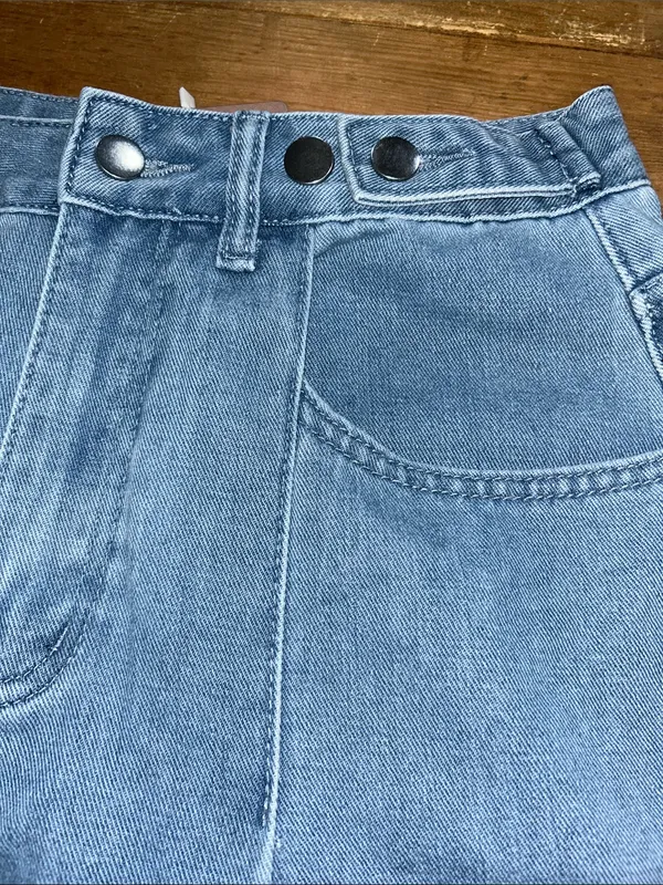 Yesfashion Women’s High-Waisted Wide Leg High rise Jorts Light Wash Size Large - Image 6