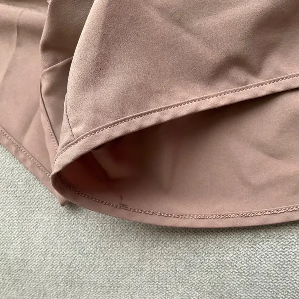 Alo Yoga Match Point Short Mushroom XXS - Image 5